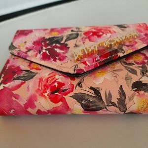 🏷 🆕 Betsey Johnson Small Floral Purse | Wallet